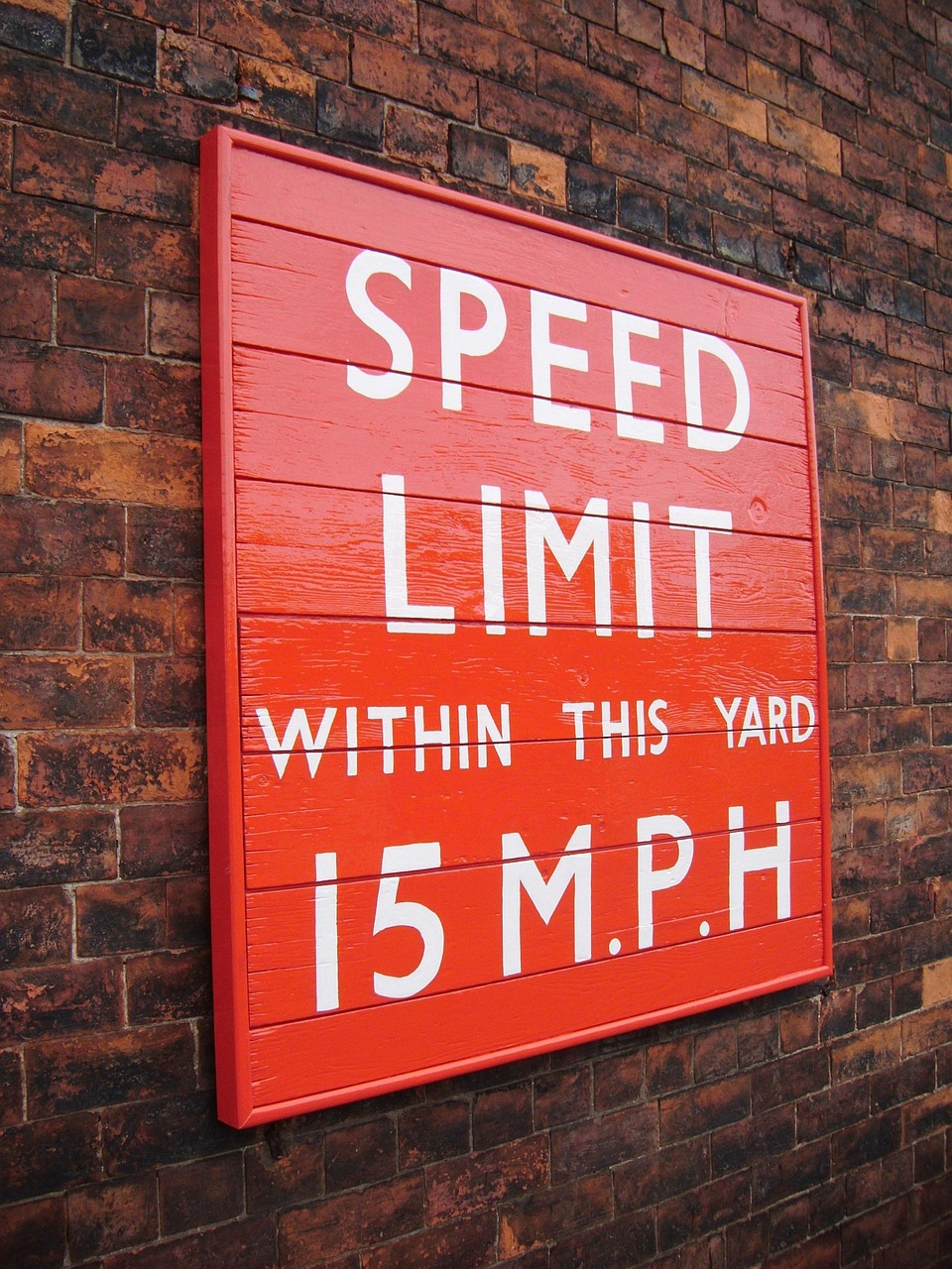 海軍博物館：堅(jiān)決打擊“黃?！倍谄钡蛊保∠A(yù)約二維碼入館