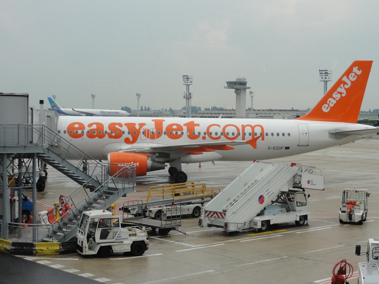 倫敦三大機(jī)場(chǎng)恢復(fù)航班起降 技術(shù)故障獲得解決