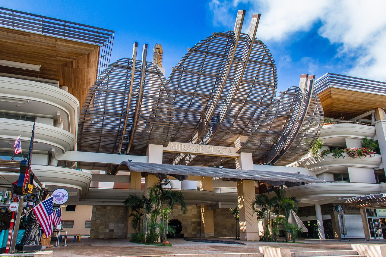 康巴什打造消費(fèi)新范式：用造節(jié)和草地重構(gòu)消費(fèi)場(chǎng)景，三件套閃耀夜空